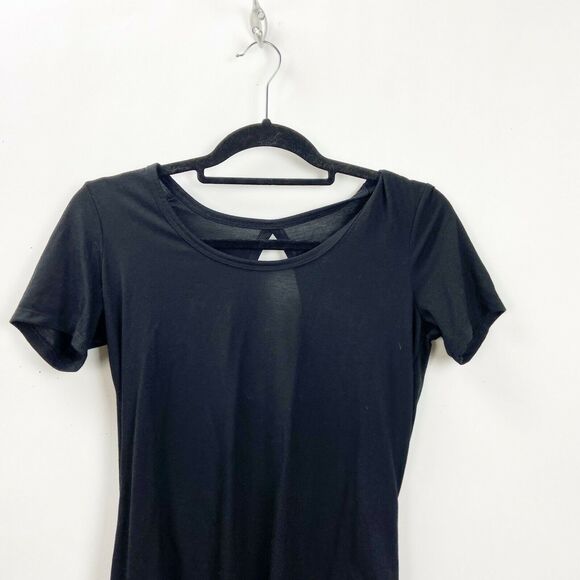 2/$30 Old navy Acitve XS Womens Solid Black Short Sleeve Tee - Picture 3 of 8